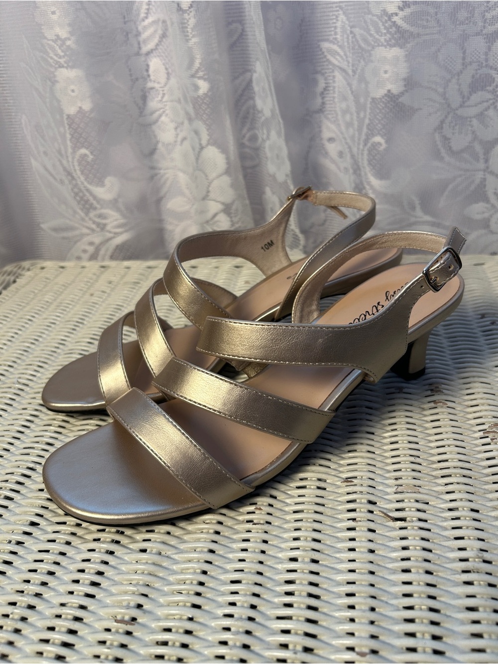 NIB Easy Street COMO Champagne Metallic Strappy Heels Size 10M